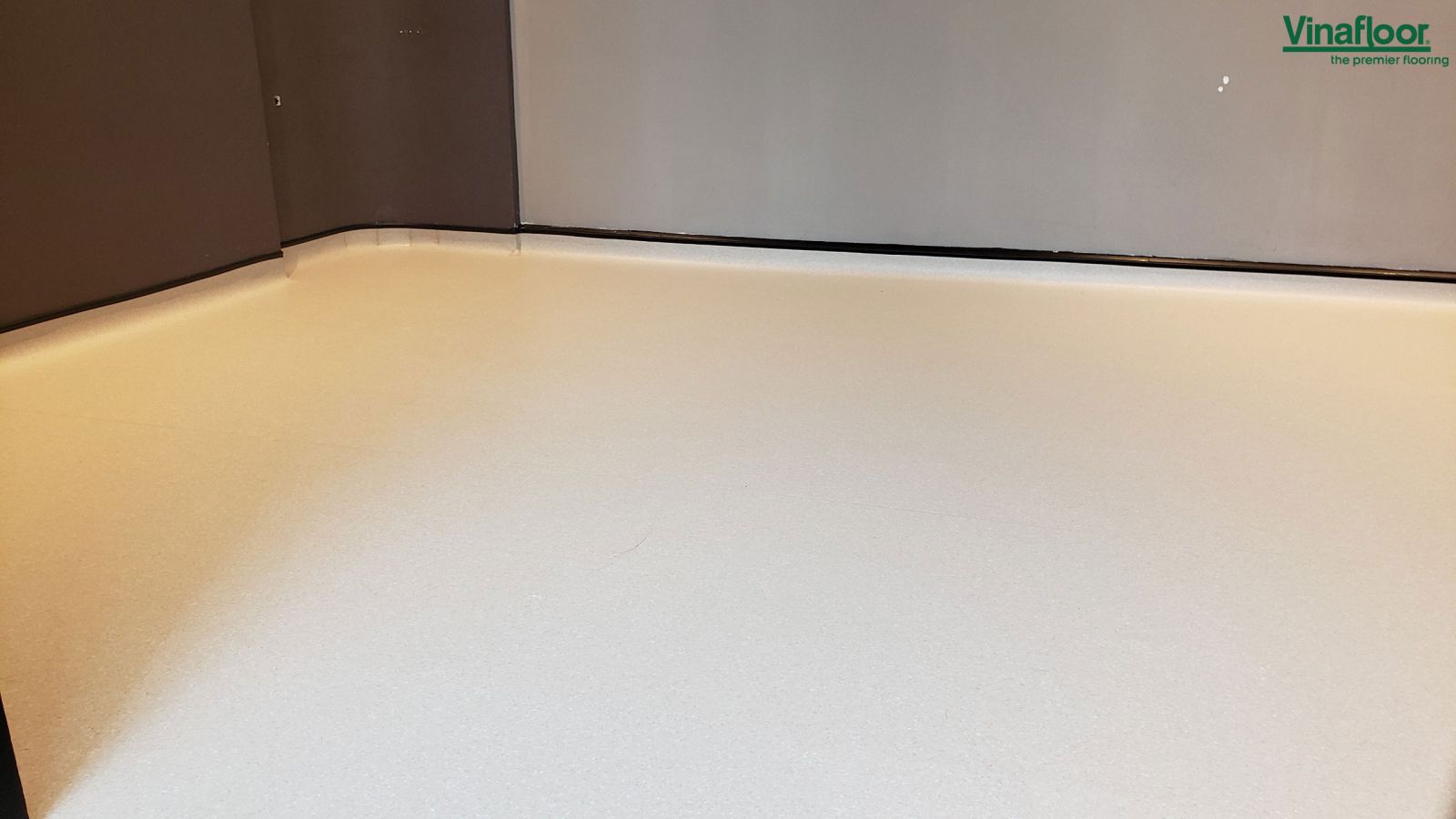 sàn vinyl kháng khuẩn cho thẩm mỹ viện Lavish
